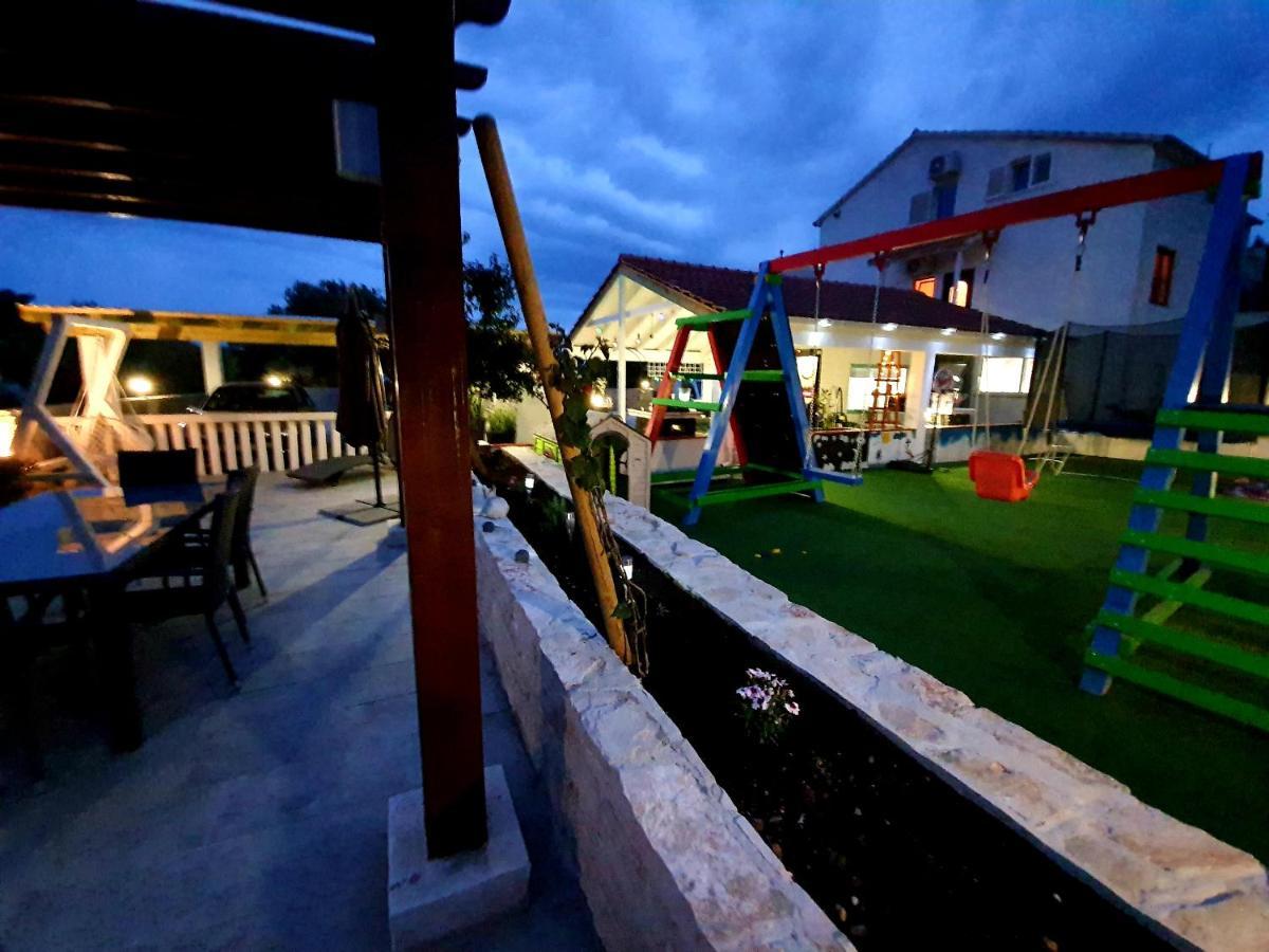אורביץ Guesthouse Milijana מראה חיצוני תמונה